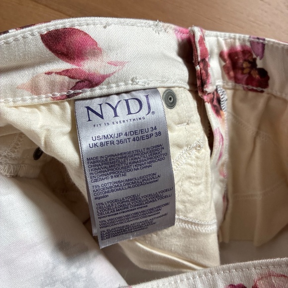 Flower Print Shorts - Picture 4 of 4